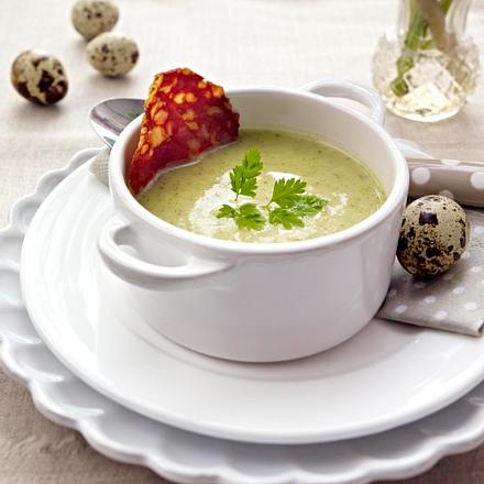 Brokkolisuppe mit Chorizo-Chips Rezept