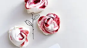 Brombeer-Baiser-Träumchen Rezept - Foto: LECKER @ Bauer Media Group