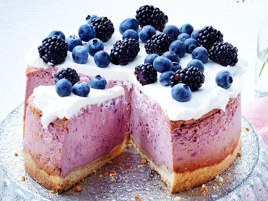Brombeer-Heidelbeer-Käsetorte Rezept