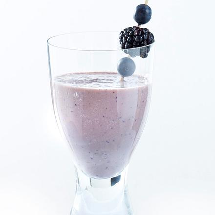 Brombeer-Heidelbeer-Vanilleeis-Shake Rezept Brombeer-Heidelbeer-Vanilleeis-Shake Rezept