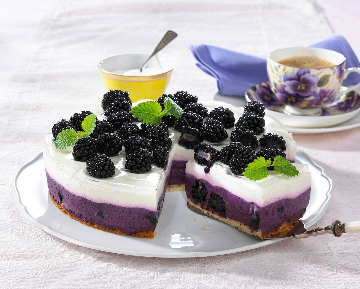 Brombeer-Joghurt-Torte Rezept | LECKER