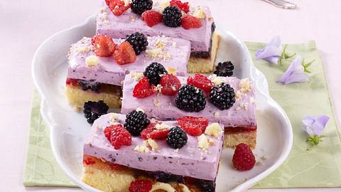 Brombeer-Red-Bull-Schnitten Rezept - Foto: House of Food / Bauer Food Experts KG