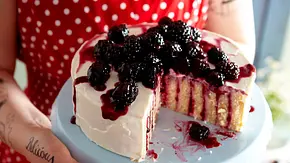 Brombeer-Wickeltorte Rezept - Foto: LECKER @ Bauer Media Group