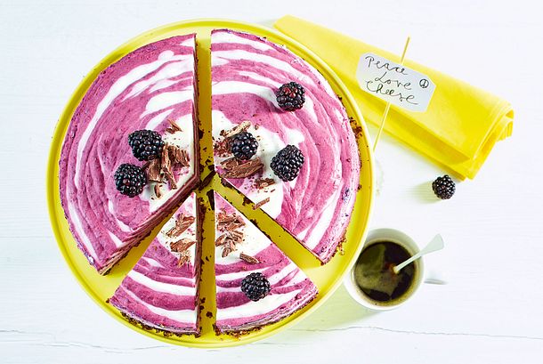 Brombeer-Zebra-Käsekuchen