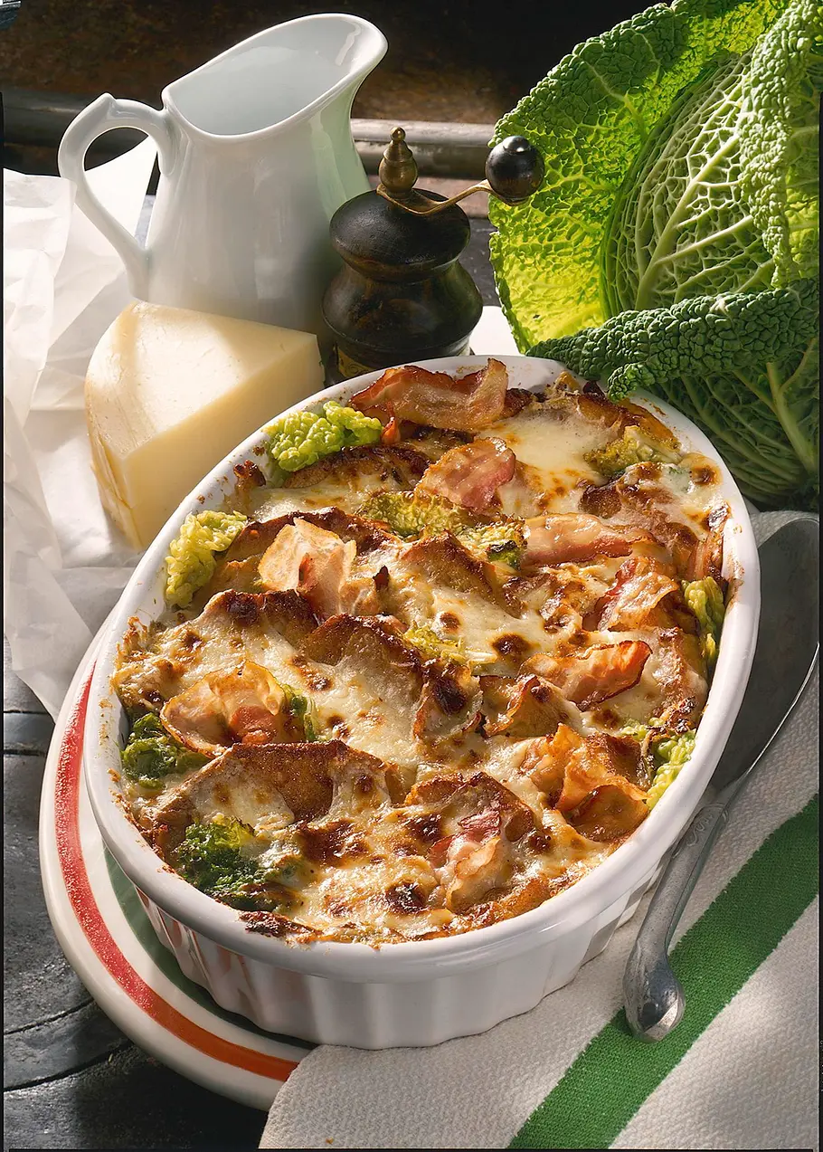 Brotauflauf mit Wirsingkohl Rezept Brotauflauf mit Wirsingkohl Rezept