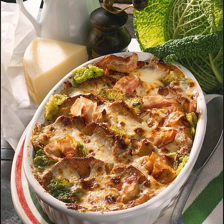 Brotauflauf mit Wirsingkohl Rezept Brotauflauf mit Wirsingkohl Rezept