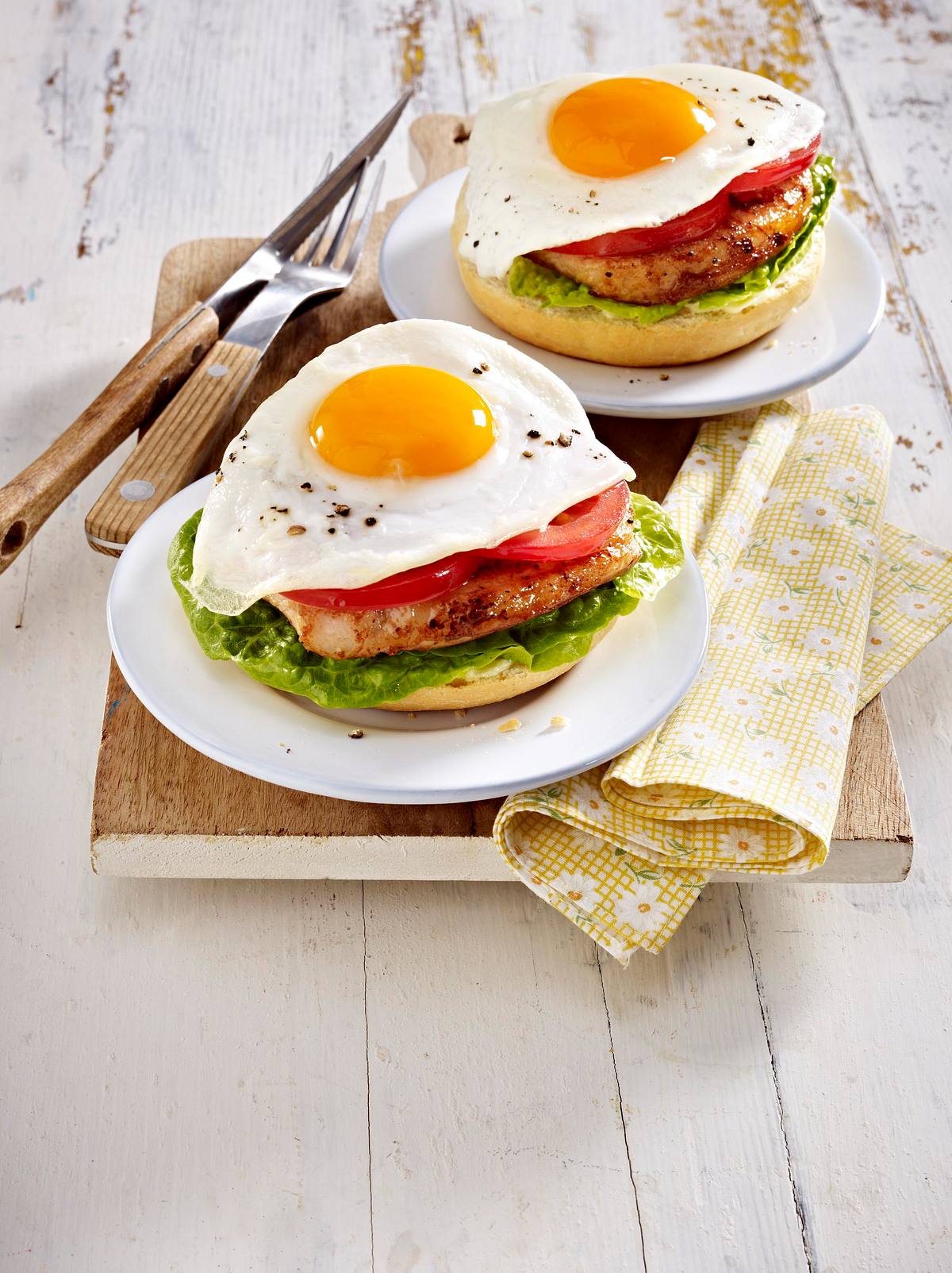 Brötchen „Strammer Max mit Minutensteak, Tomate und Spiegelei Rezept