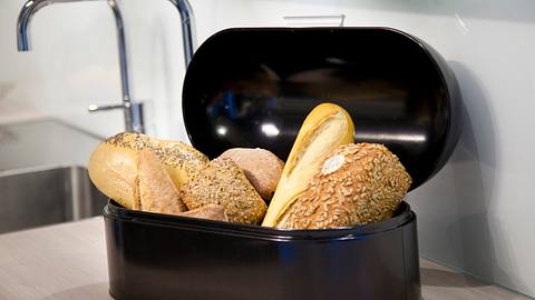 Brotkasten - so bleibt Brot länger frisch - Foto: iStock