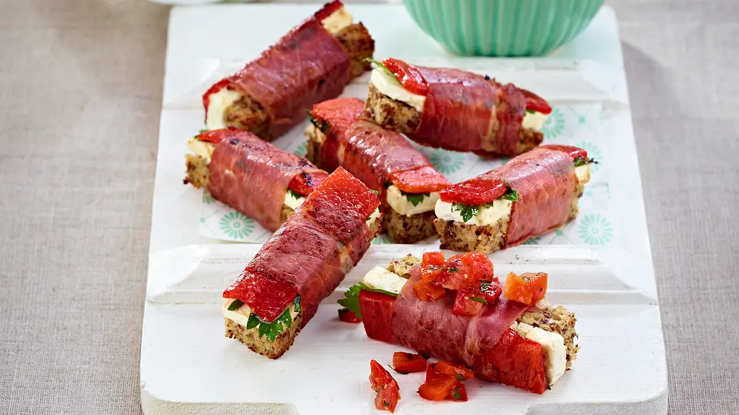 Brotpralinen mit Schafskäsefüllung Rezept - Foto: LECKER @ Bauer Media Group Brotpralinen mit Schafskäsefüllung Rezept - Foto: LECKER @ Bauer Media Group
