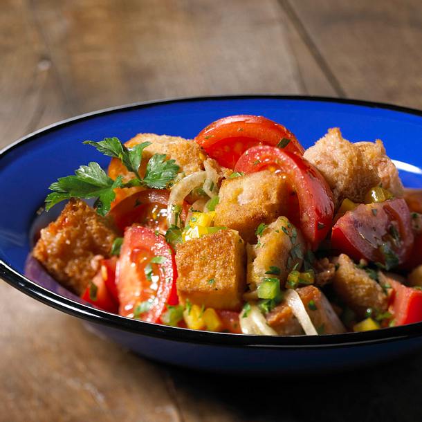 Brotsalat mit Tomaten Rezept Brotsalat mit Tomaten Rezept