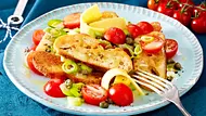 Brotsalat mit Tomaten und Käsestreifen Rezept - Foto: LECKER @ Bauer Media Group Brotsalat mit Tomaten und Käsestreifen Rezept - Foto: LECKER @ Bauer Media Group