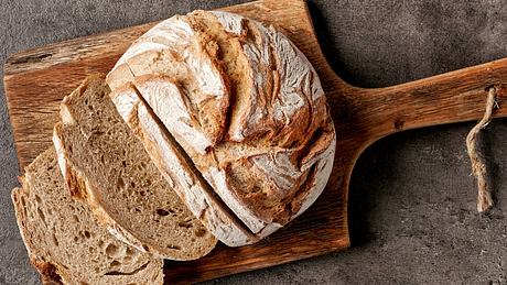 Brotschneidemaschine - Immer frisches Brot zu Hause - Foto: iStock