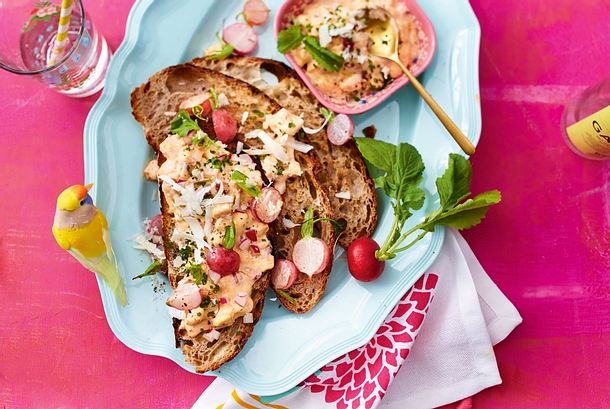 Brotzeitschmankerl mit verschärftem Obatzda Rezept Brotzeitschmankerl mit verschärftem Obatzda Rezept