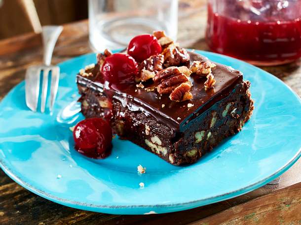 Brownie mit Pecannüssen und Kirschen Rezept Brownie mit Pecannüssen und Kirschen Rezept
