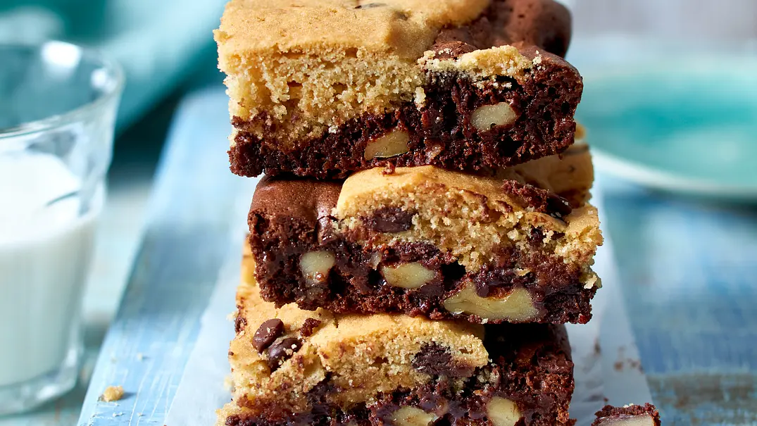 Brownies + Cookies = Brookies Rezept - Foto: LECKER @ Bauer Media Group Brownies + Cookies = Brookies Rezept - Foto: LECKER @ Bauer Media Group