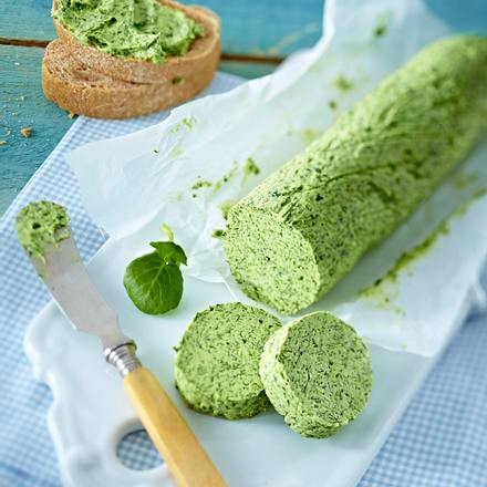 Brunnenkresse-Butter zu frischgebackenem Brot Rezept Brunnenkresse-Butter zu frischgebackenem Brot Rezept
