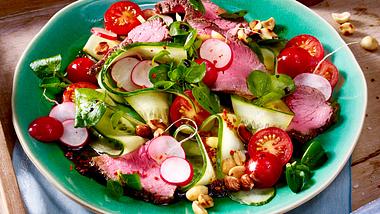 Brunnenkresse-Salat mit Steakstreifen Rezept - Foto: House of Food / Bauer Food Experts KG