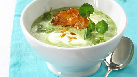 Brunnenkresse-Suppe mit Schinken-Chips Rezept - Foto: House of Food / Bauer Food Experts KG