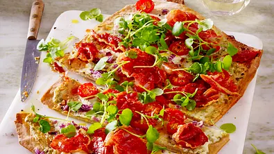 Brunnenkresse-Vollkorn-Flammkuchen Rezept - Foto: LECKER @ Bauer Media Group