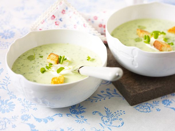 Brunnenkressesuppe mit Brot-Croûtons Rezept