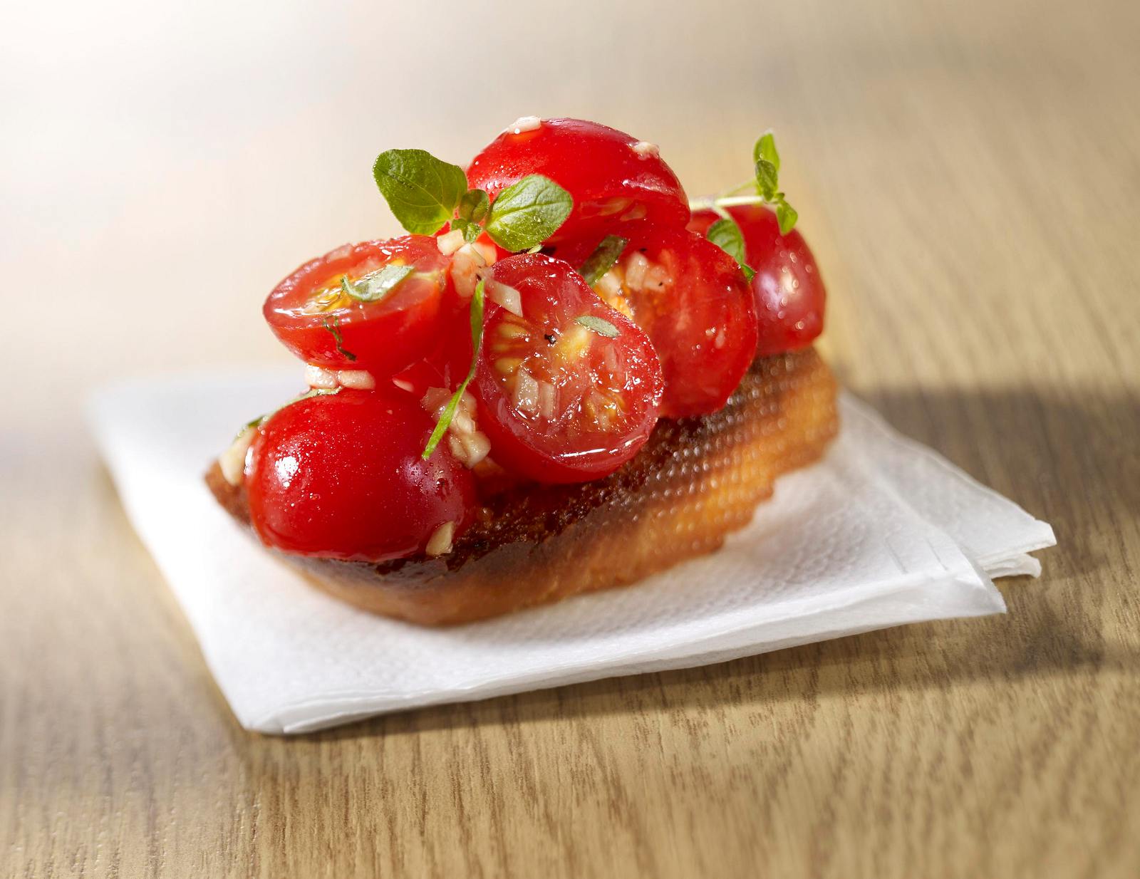 Bruschetta 4x anders: Tomate-Oregano Rezept | LECKER