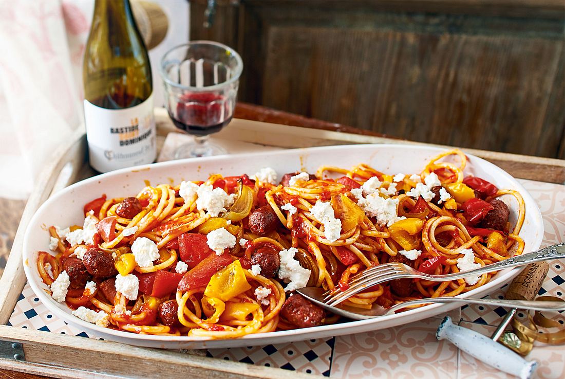 Bucatini mit Ofenpaprika Rezept | LECKER