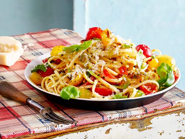 Bucatini mit Outer-Space-Sugo Rezept