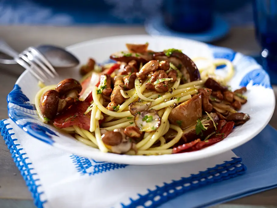 Bucatini mit Waldpilzen in Zitronenöl Rezept Bucatini mit Waldpilzen in Zitronenöl Rezept
