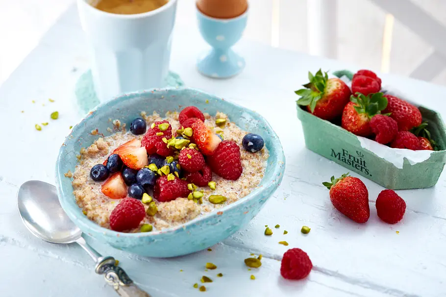 Buchweizen-Porridge mit Beeren Rezept