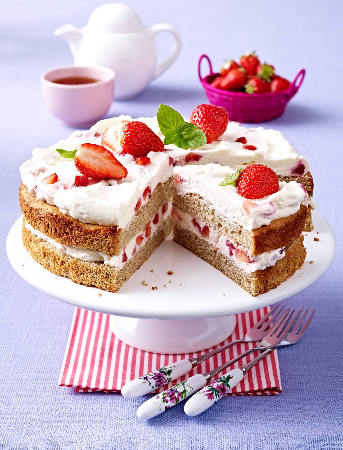 Buchweizentorte mit Erdbeeren Rezept