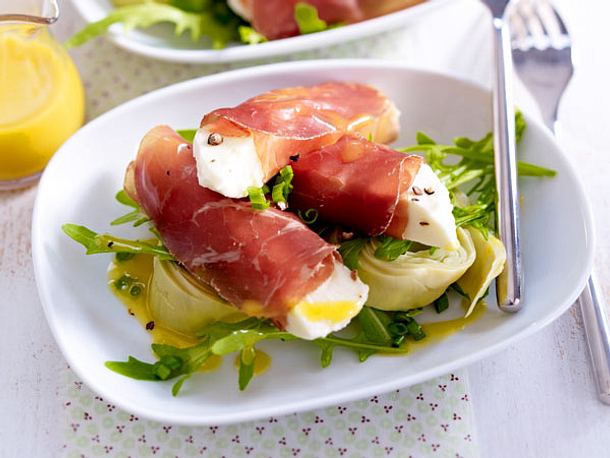 Bündnerfleischröllchen mit Mozzarella Rezept Bündnerfleischröllchen mit Mozzarella Rezept