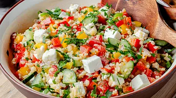 Bulgursalat mit Feta Rezept - Foto: ShowHeroes für LECKER @ Bauer Media Group Bulgursalat mit Feta Rezept - Foto: ShowHeroes für LECKER @ Bauer Media Group