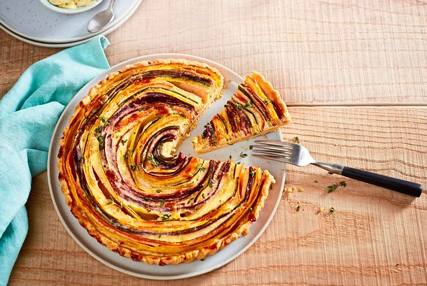 Bunte Gemüse-Quiche mit Joghurtcreme Rezept