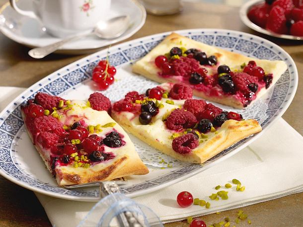 Bunte Beerenschnitten Rezept Bunte Beerenschnitten Rezept