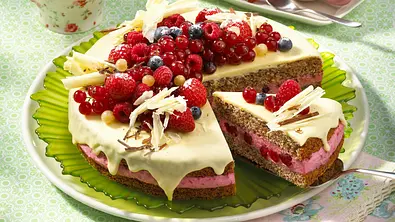 Bunte Beerentorte Rezept - Foto: LECKER @ Bauer Media Group