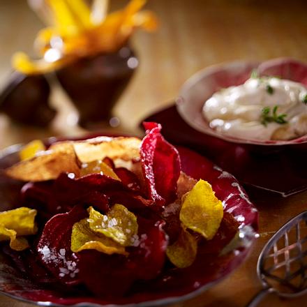 Bunte Gemüsechips mit Sesam-Dip Rezept Bunte Gemüsechips mit Sesam-Dip Rezept