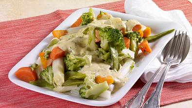 Bunte Gemüseplatte mit Sauce Bearnaise Rezept - Foto: LECKER @ Bauer Media Group