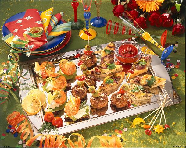 Bunte Häppchen-Platte Rezept Bunte Häppchen-Platte Rezept