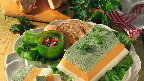Bunte Joghurt-Terrine Rezept - Foto: House of Food / Bauer Food Experts KG