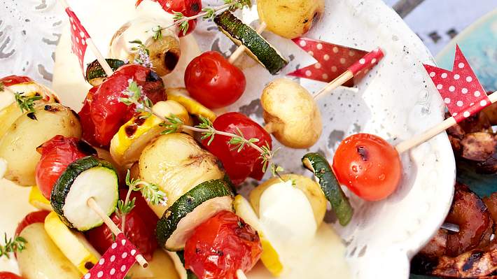 Bunte Kartoffelspieße mit Orangen-Mayonnaise Rezept - Foto: House of Food / Bauer Food Experts KG