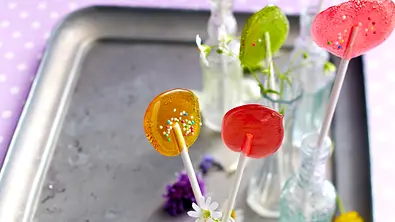 Bunte Lollies Rezept - Foto: LECKER @ Bauer Media Group