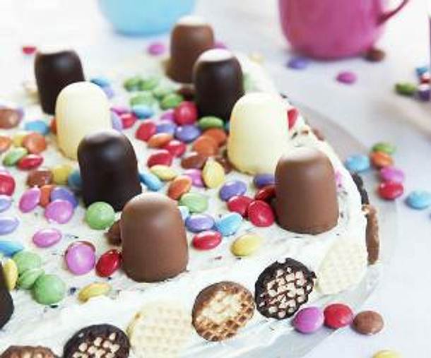 Bunte Mini-Schokokuss-Torte (Enie backt) Rezept