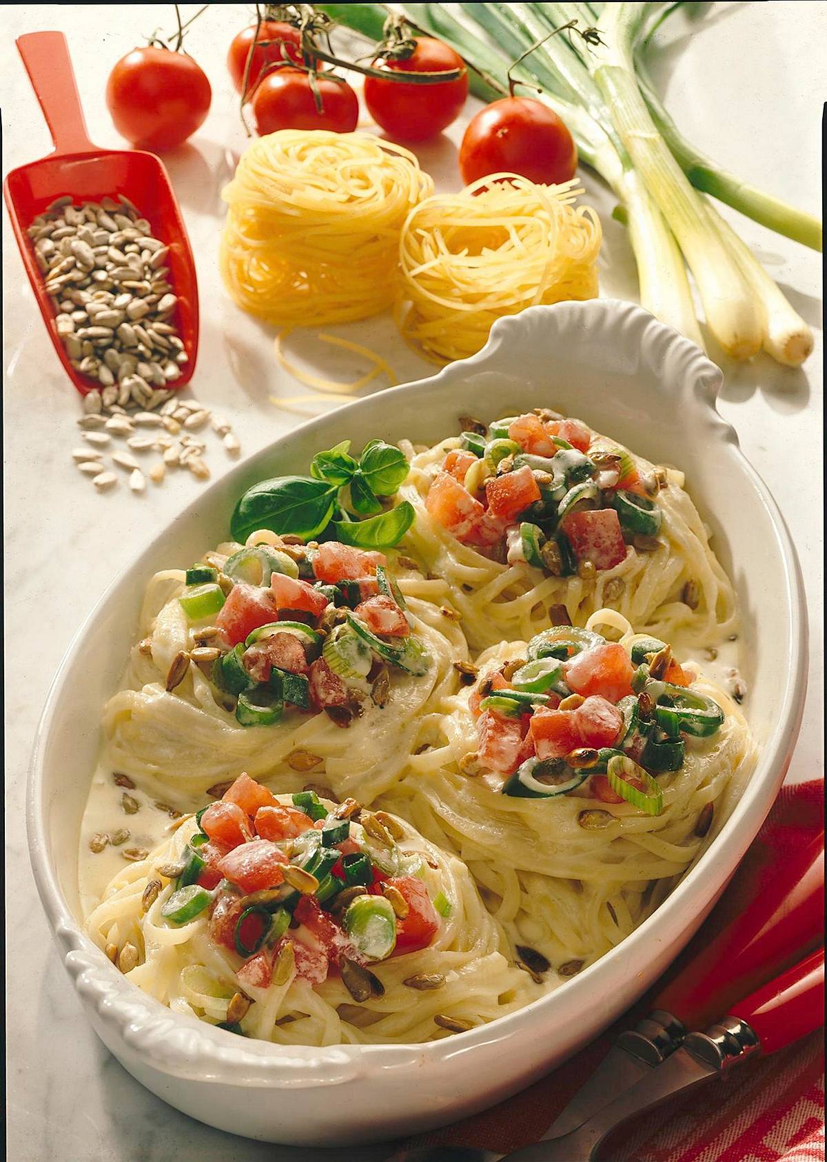 Bunte Nudelnester Rezept