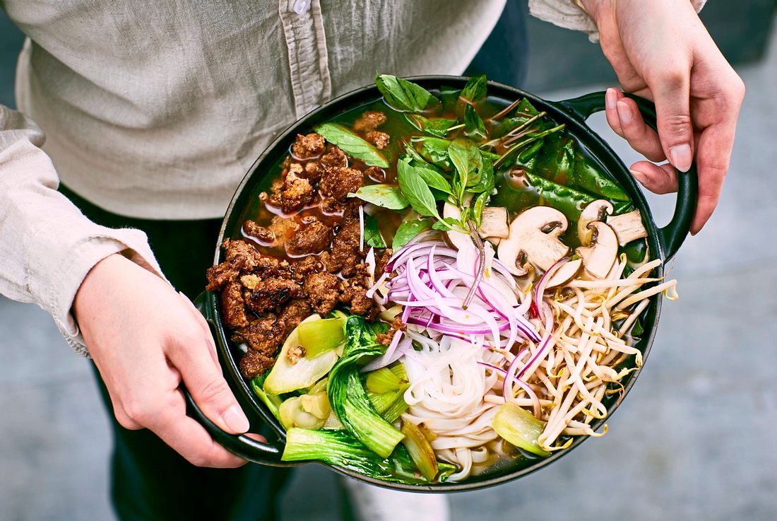 Bunte Pho im Wok zum Vor-Ort-Fertig-Zaubern Rezept Bunte Pho im Wok zum Vor-Ort-Fertig-Zaubern Rezept