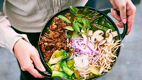 Bunte Pho im Wok zum Vor-Ort-Fertig-Zaubern Rezept - Foto: House of Food / Food Experts KG