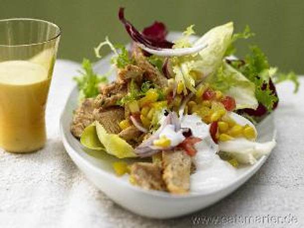 Bunte Salatschüssel mit scharfem Hähnchen und Parmesan-Dressing Rezept Bunte Salatschüssel mit scharfem Hähnchen und Parmesan-Dressing Rezept