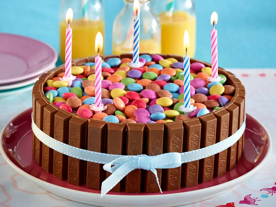 Bunte Schoko-Knusperwaffel-Torte Rezept