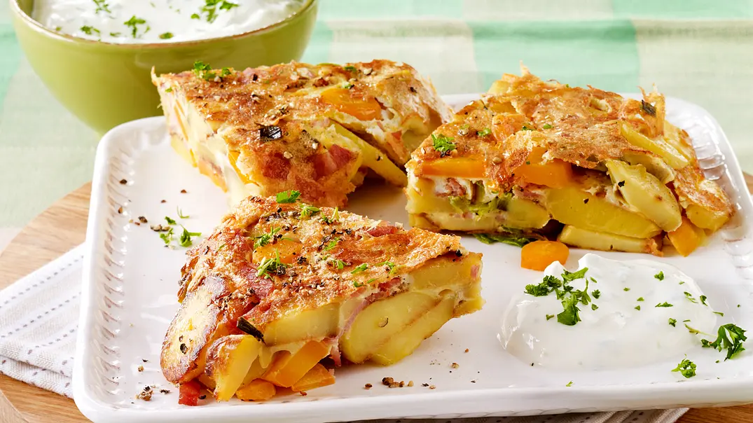 Bunte Tortilla mit Kräuterquark Rezept - Foto: LECKER @ Bauer Media Group