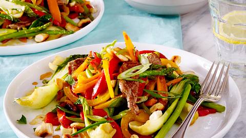 Bunte Wokpfanne Rezept - Foto: House of Food / Bauer Food Experts KG