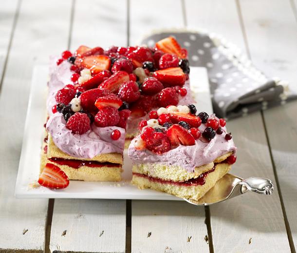 Bunter Beeren-Blechkuchen Rezept Bunter Beeren-Blechkuchen Rezept